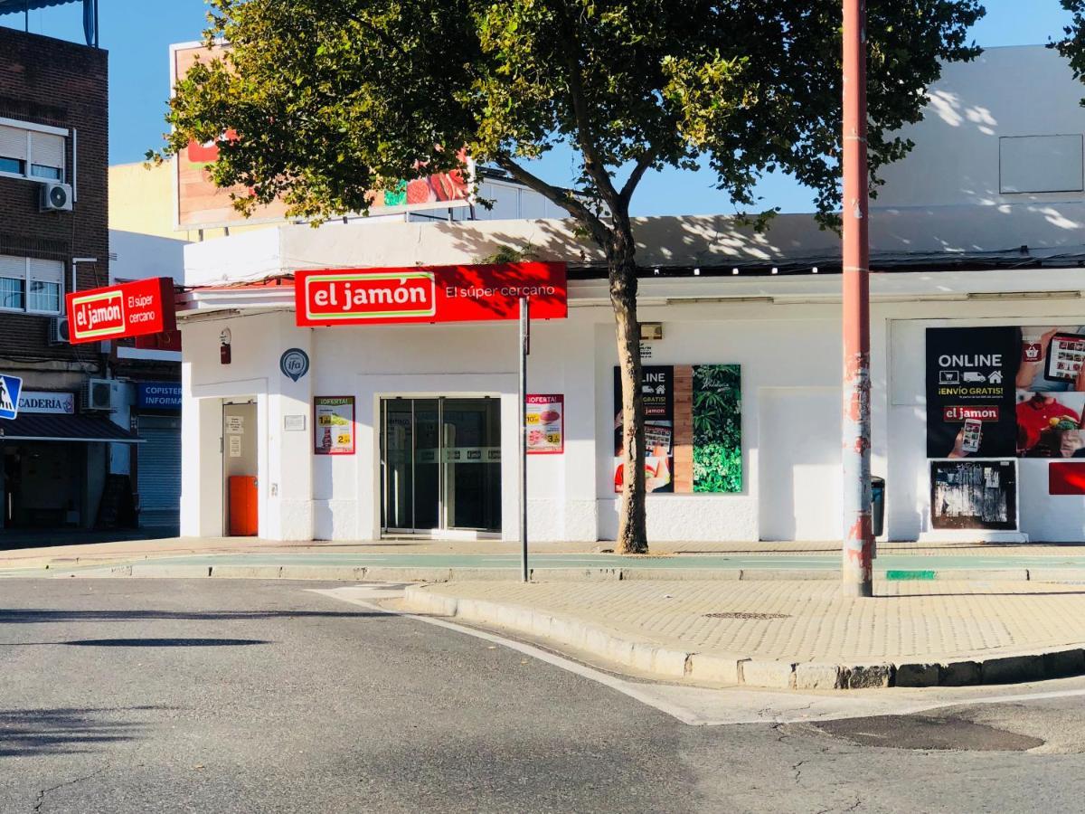 Apartamento 1 Dormitorio Y Salon Con Sofa Cama Bien Comunicado Con El Centro Sevilla Buitenkant foto