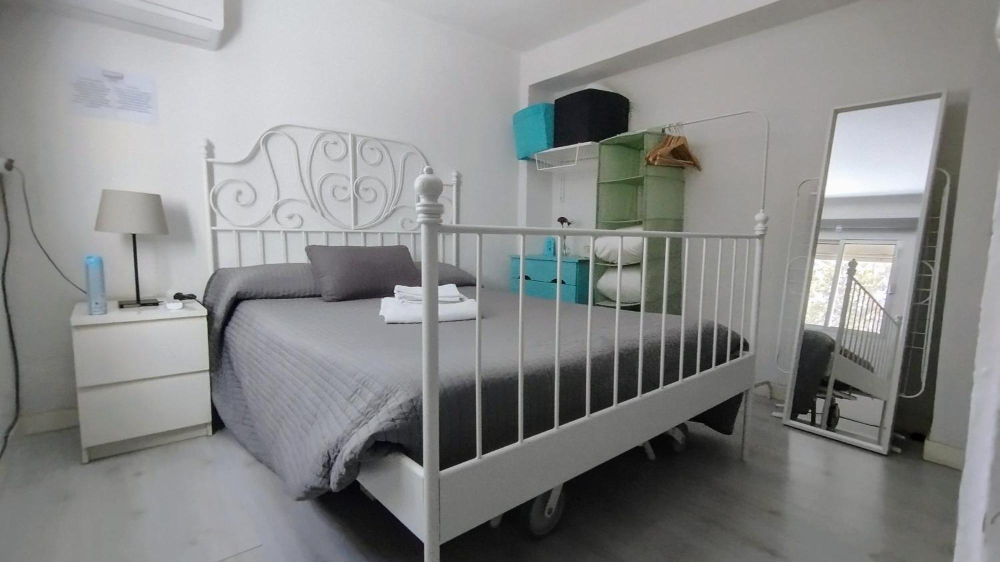 Apartamento 1 Dormitorio Y Salon Con Sofa Cama Bien Comunicado Con El Centro Sevilla Buitenkant foto